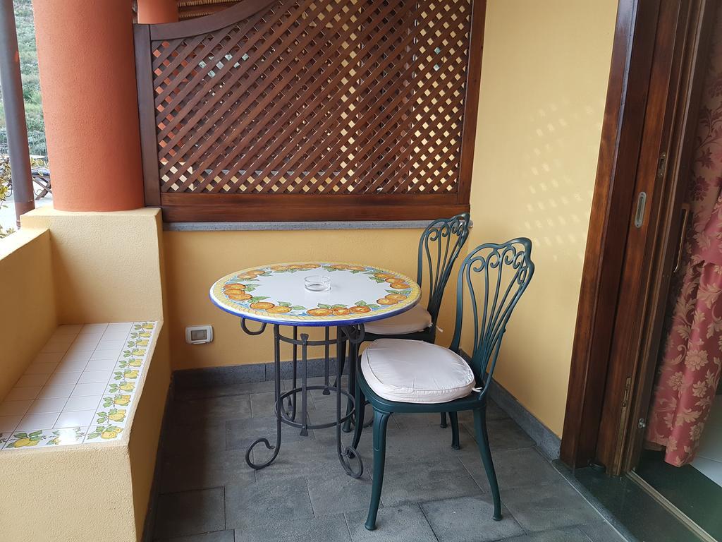 ליפארי Hotel A Pinnata מראה חיצוני תמונה